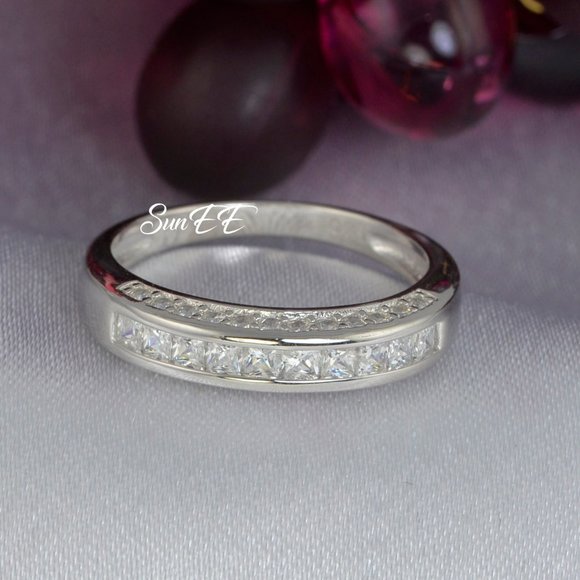 925 STERLING SILVER WOMENS PRINCESS DIAMOND CUT WEDDING BAND RING New - Picture 3 of 3